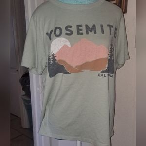 Zoe & Liv tshirt size M